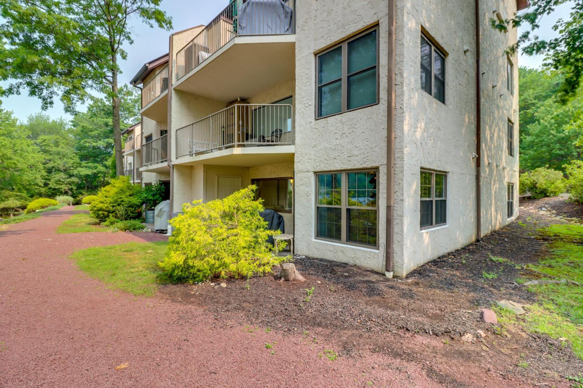 4-Season Condo On Big Boulder Lake With Views! Lake Harmony Exterior photo